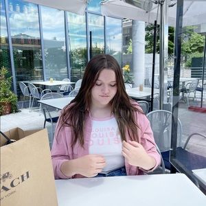 Meet your Posher, Mia